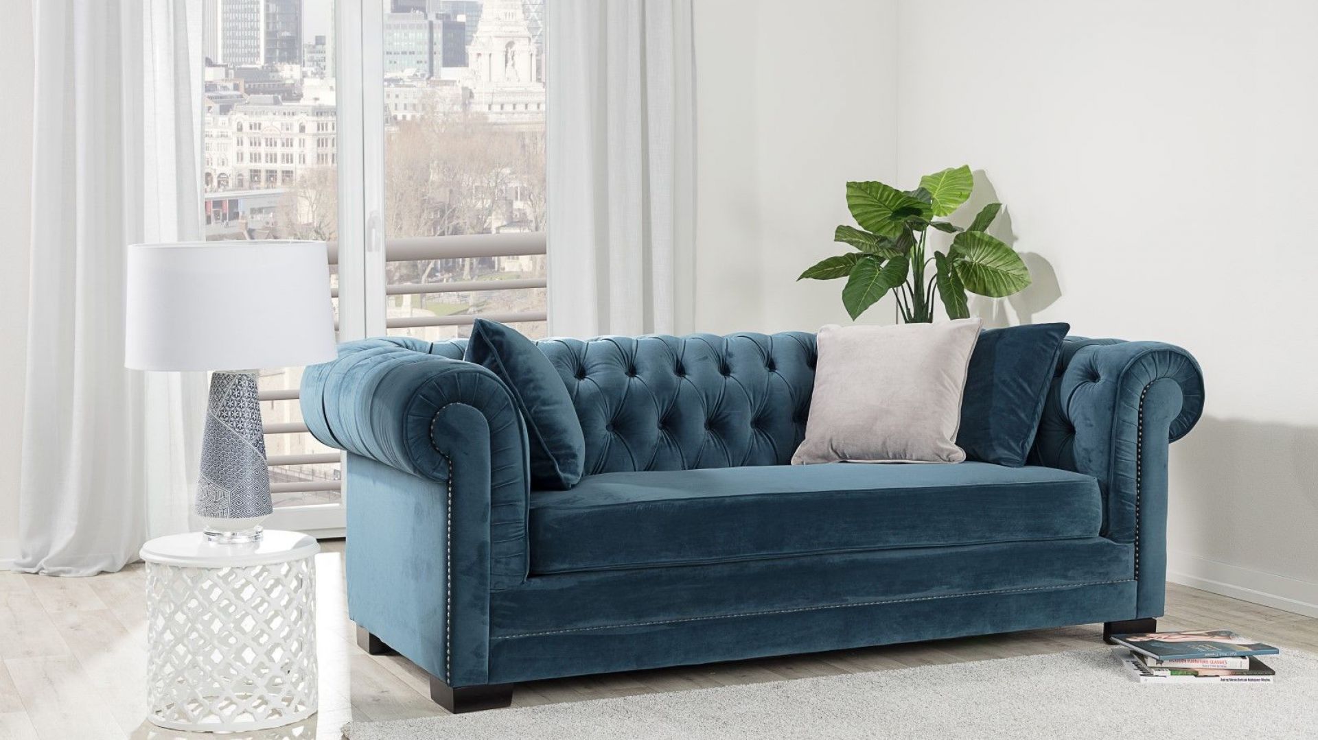 Sofa Chesterfield Classic Velvet Midnight. Fot. Dekoria.pl