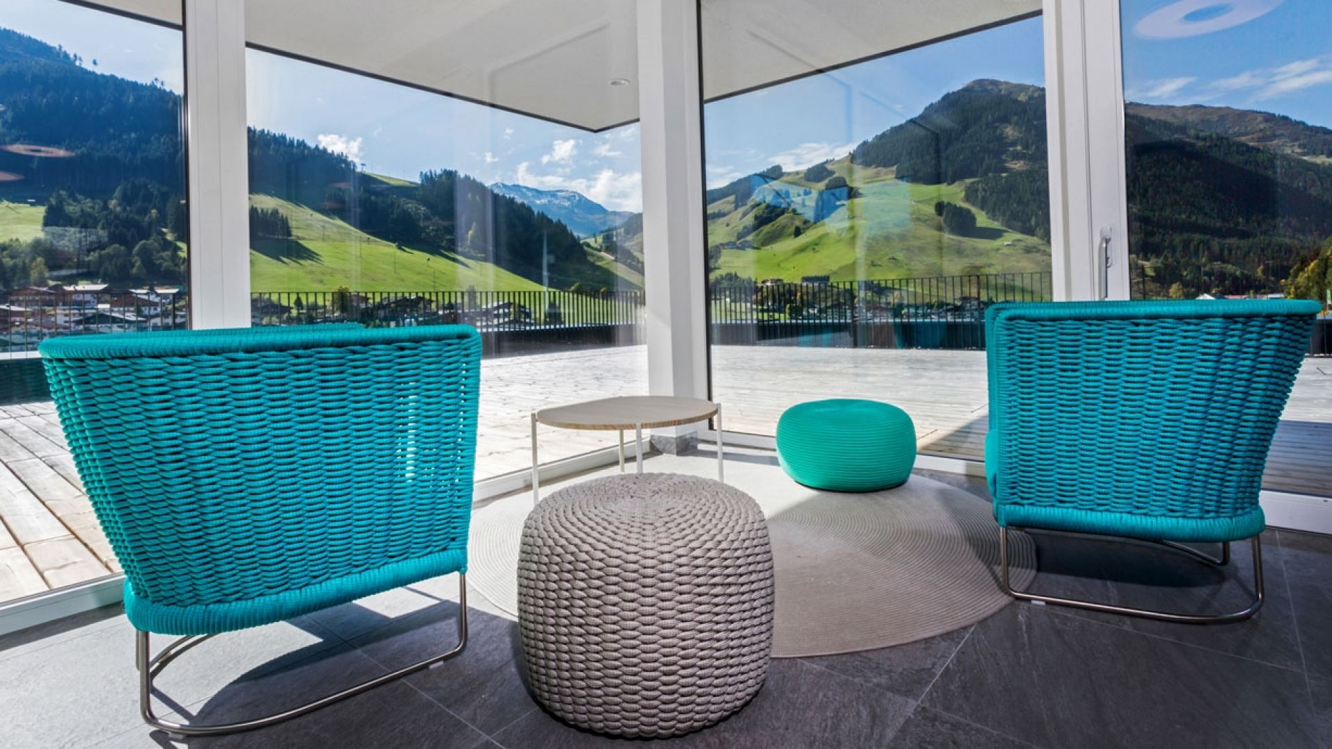 Meble ogrodowe - kolekcje prosto z Mediolanu. Fot. Paola Lenti/ROOMSdesign