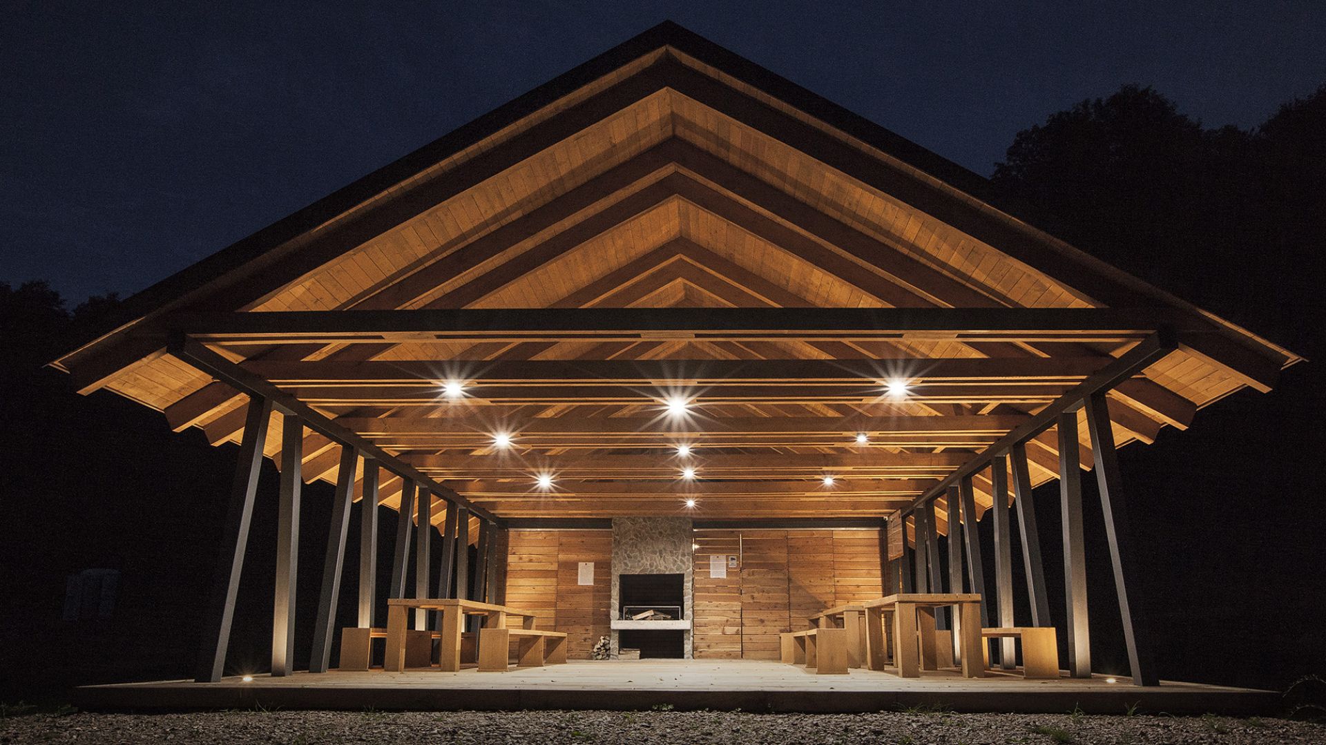 Stodoła Spotkań w Ryglicach. Projekt i zdjęcia: BXBstudio Bogusław Barnaś & MOSS Architektura Krajobrazu
