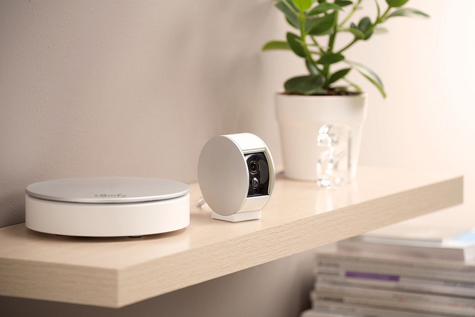 Kamera wewnętrzna/Somfy. Produkt zgłoszony do konkursu Dobry Design 2019.