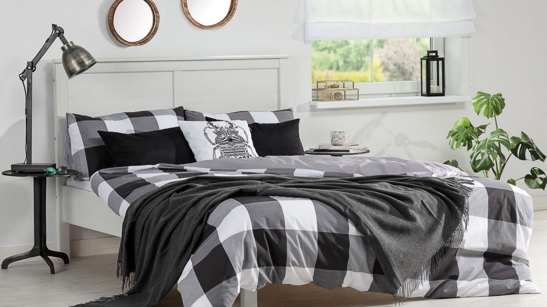 Sposoby na jesienną sypialnię: Pled Marocco Dark Grey. Fot. Dekoria.pl