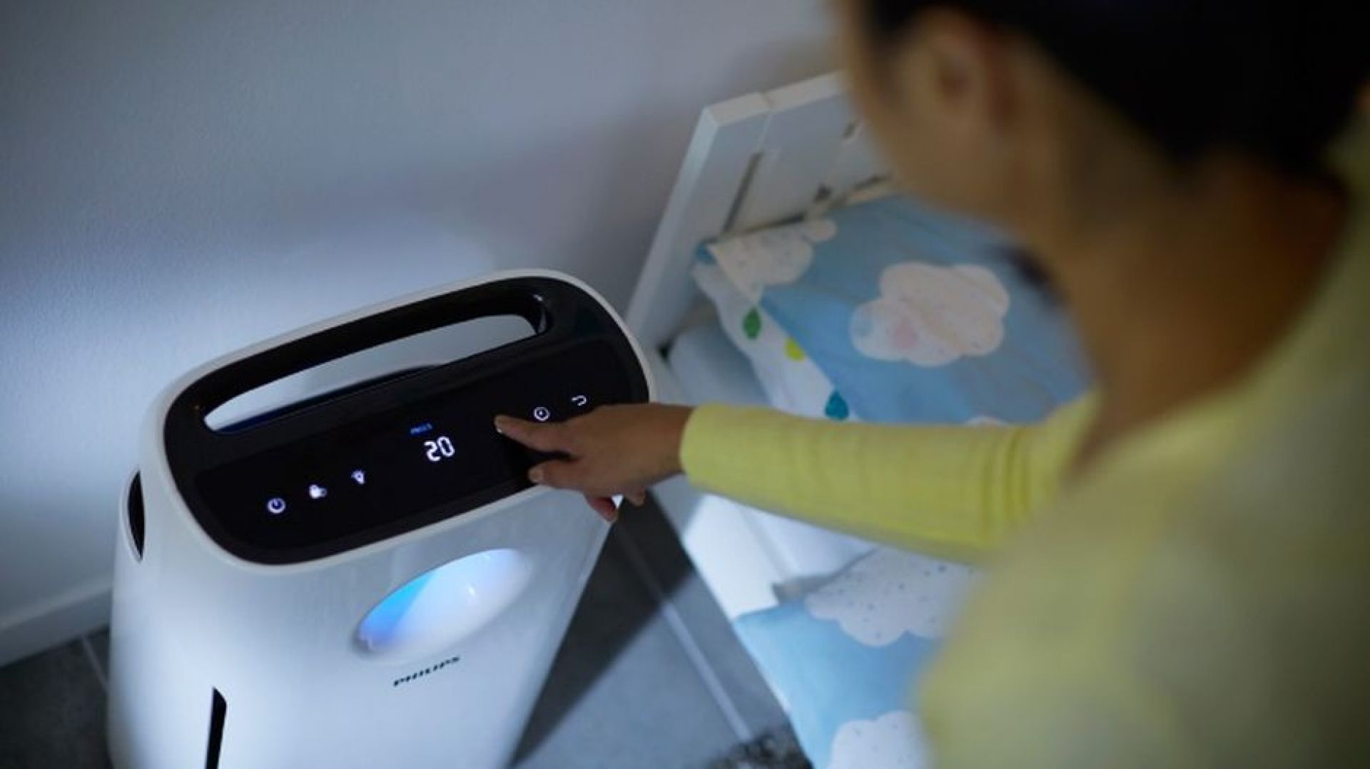 Dobry nawilżacz pomoże w walce o lepszą jakość snu. Fot. Philips