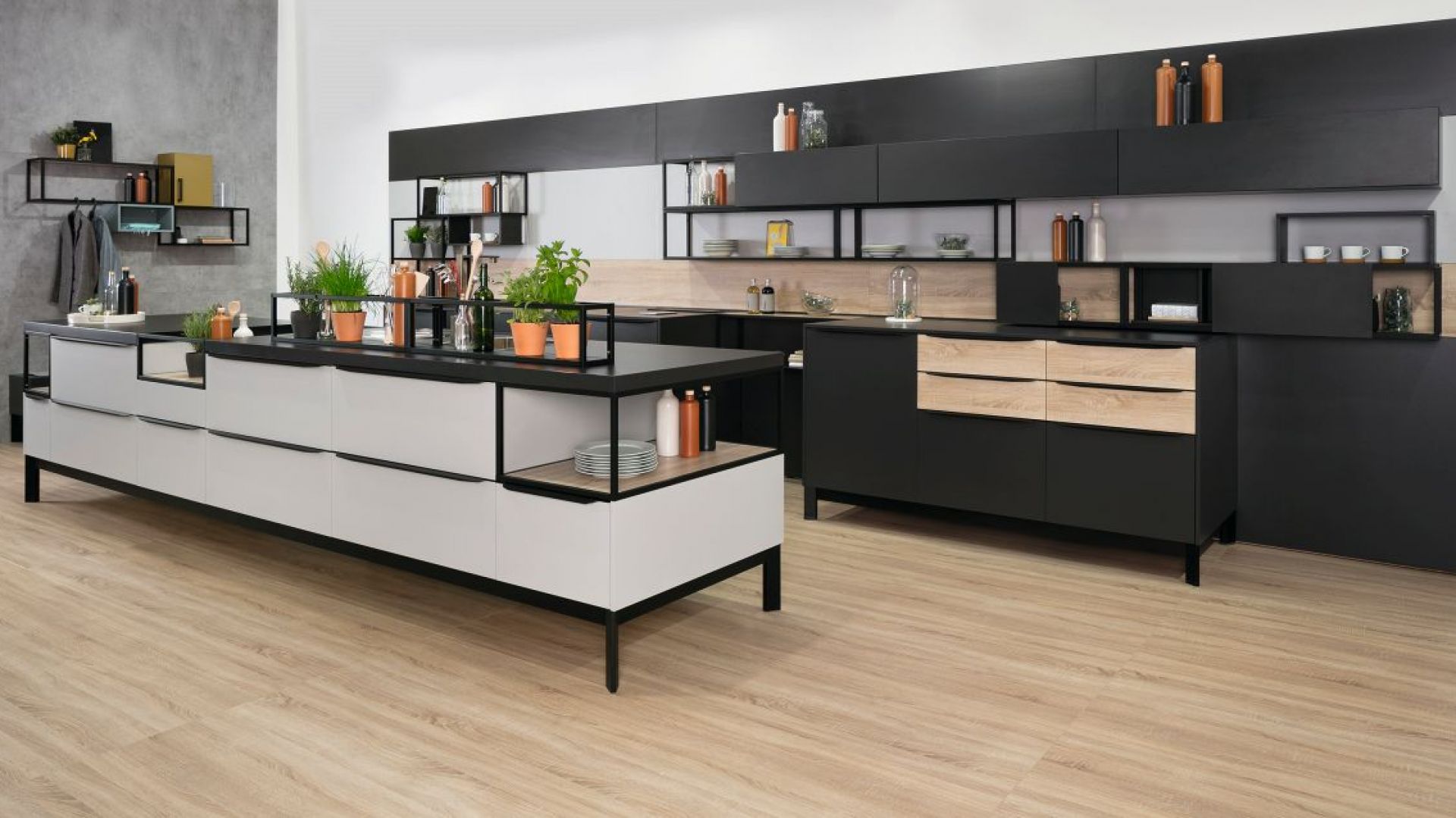 Modułowy system półek Smartcube wyróżnia się nowoczesnym stylem i geometryczną formą z możliwością rozbudowy. Fot. Peka