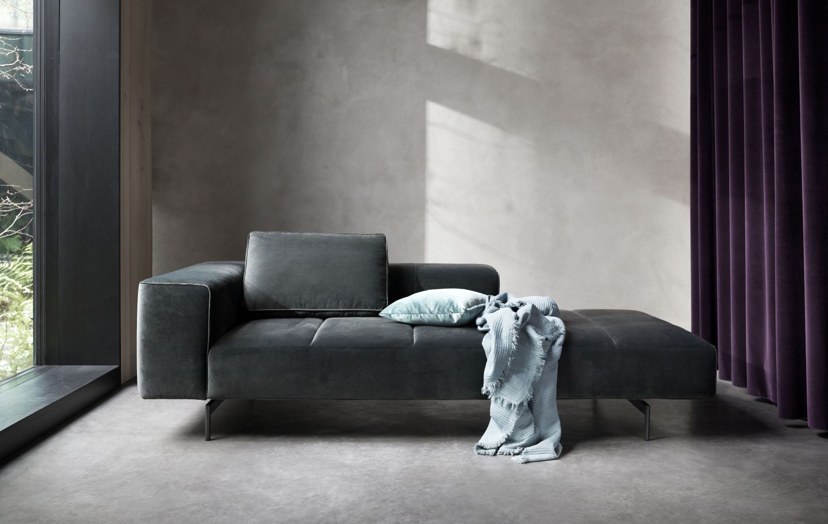 Sofa Amsterdam zaprojektowana przez Henrika Pedersena. Fot. BoConcept