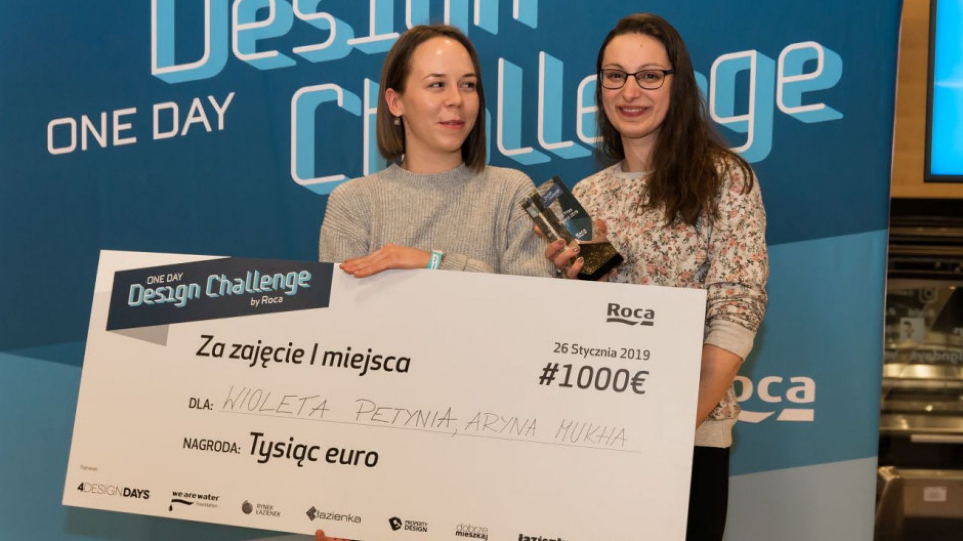 Najlepszym wśród przedłożonych okazał się projekt MOBIEGG Wioletty Petyni i Aryny Mukha z SOHO design. Fot. Roca Polska, Krzysztof Matuszyński