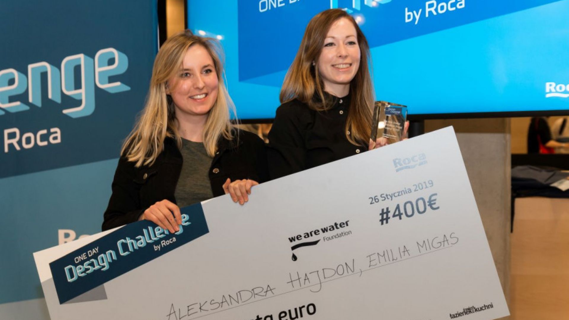 Jury przyznało także nagrodę dodatkową fundacji We Are Water 400 EURO za projekt Aleksandry Hajdon i Emilii Migas z Akademii Sztuk Pięknych w Krakowie. Im. Jana Matejki. Fot. Roca, Krzysztof Matuszyński