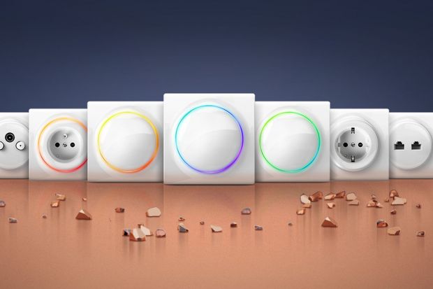 Design gniazd i włączników z serii Fibaro Walli stylizowany jest perłą, która została otoczona pierścieniem LED. Jego kolory mogą być dostosowane do upodobań mieszkańców, a także przypisane do konkretnych sytuacji.