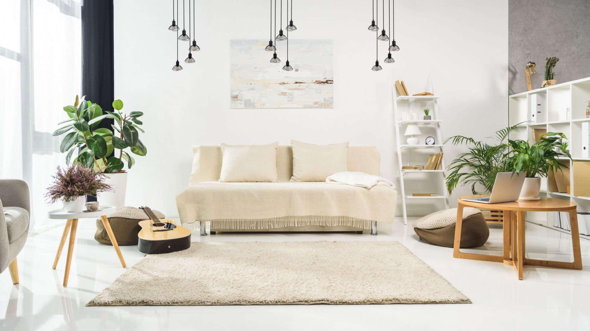 Seria lamp i listew wiszących Holly. Fot. Activejet
