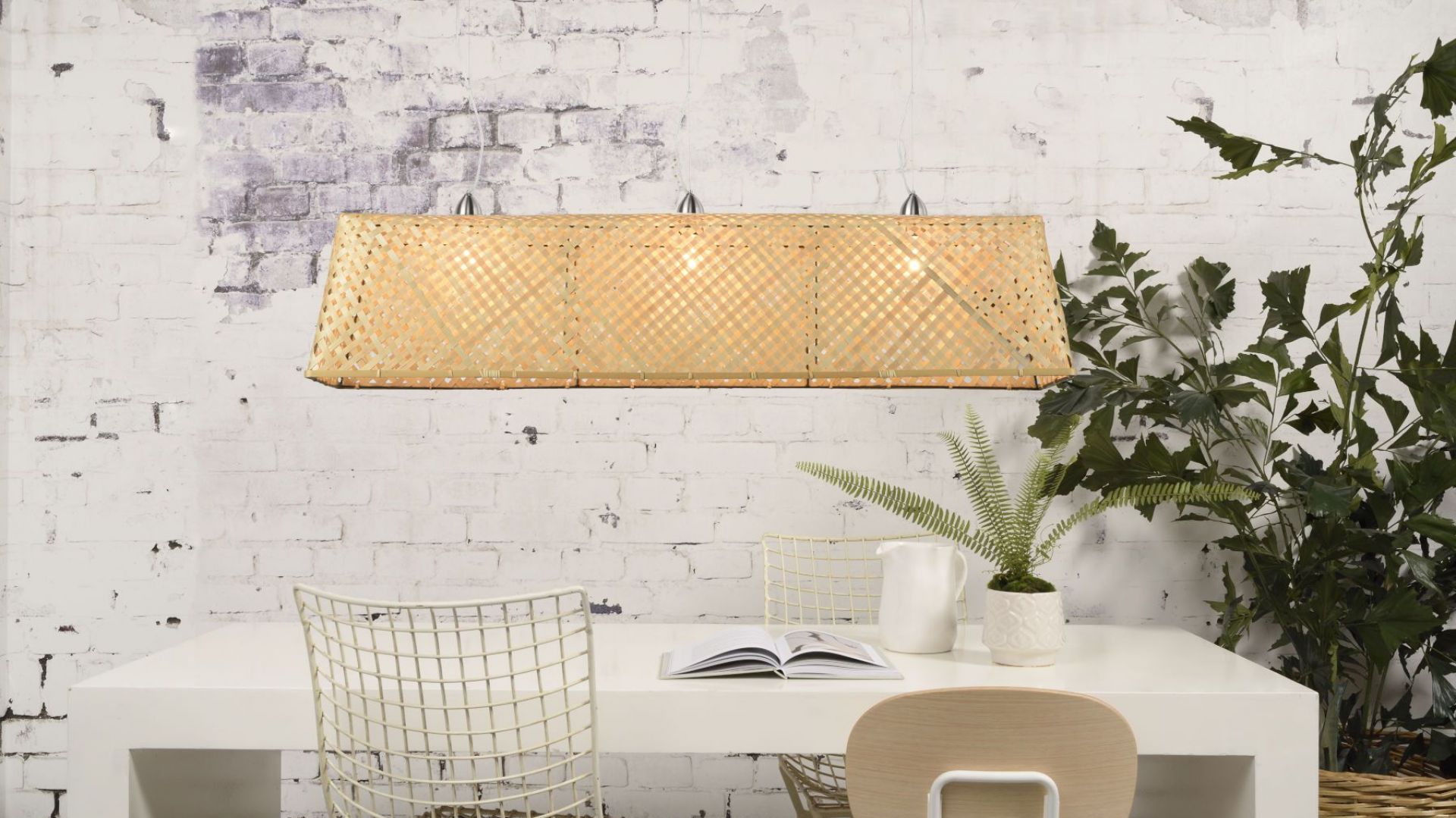 Nowoczesne oświetlenie z misją: lampa Komodo marki Romi. Fot. Romi/ Dutchhouse.pl