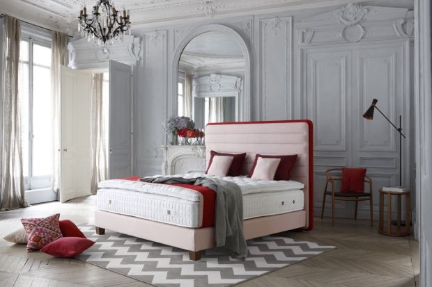 Nie bez powodu markę tę określa się jako haute couture w świecie ekskluzywnych sypialni. Dobry rzemieślnik i najlepszej jakości materiały to w tym przypadku gwarancja komfortowego snu.