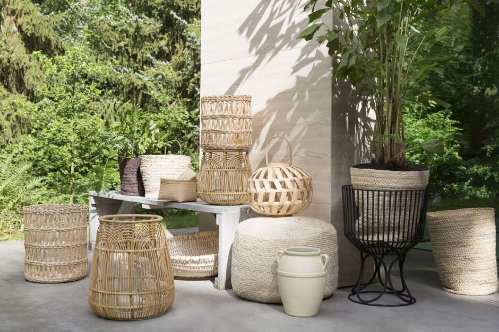 Modny trend plecionki i drewno. Fot. Urban Nature Culture