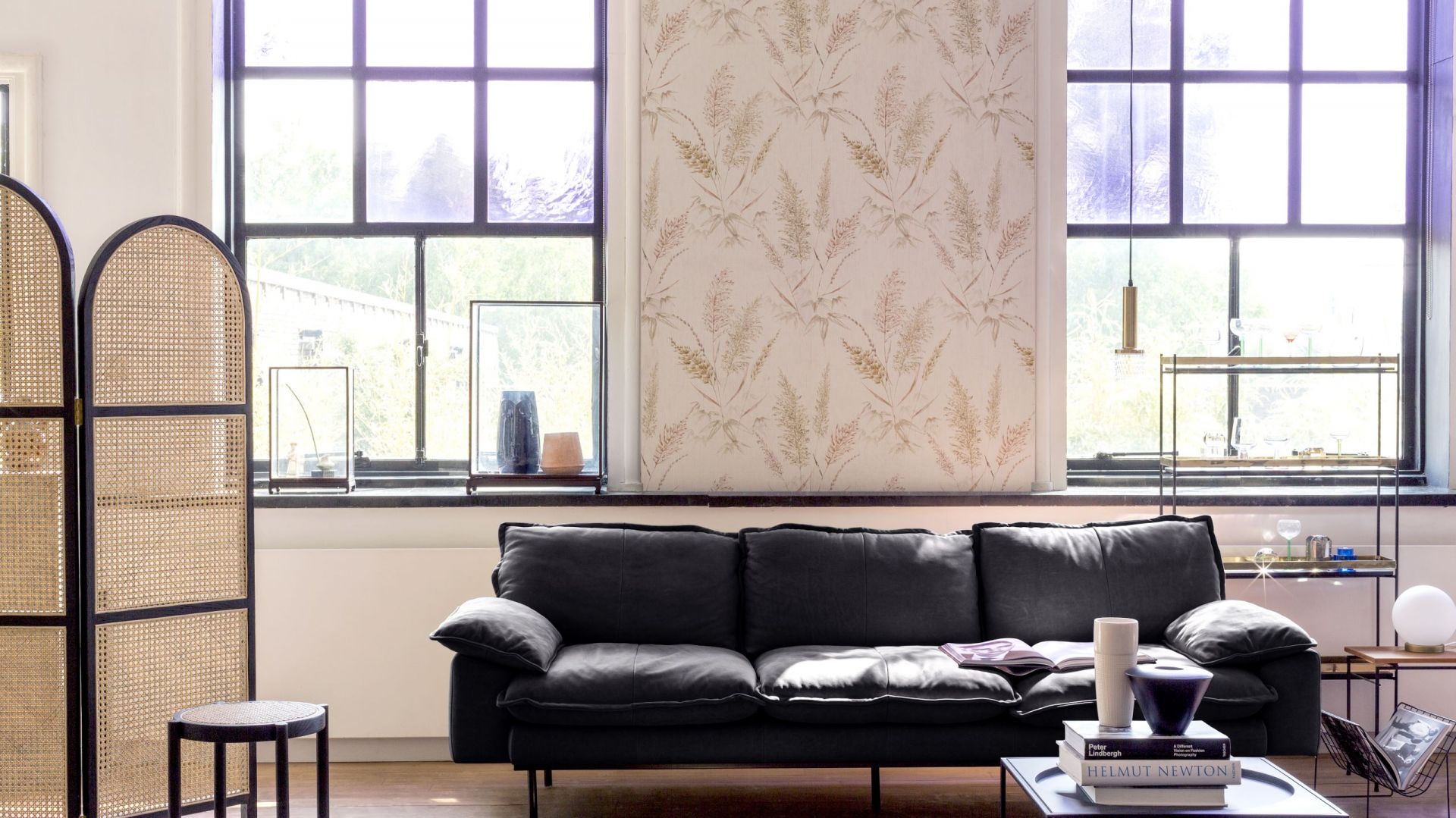 Modny trend plecionki i drewno. Fot. HK Living