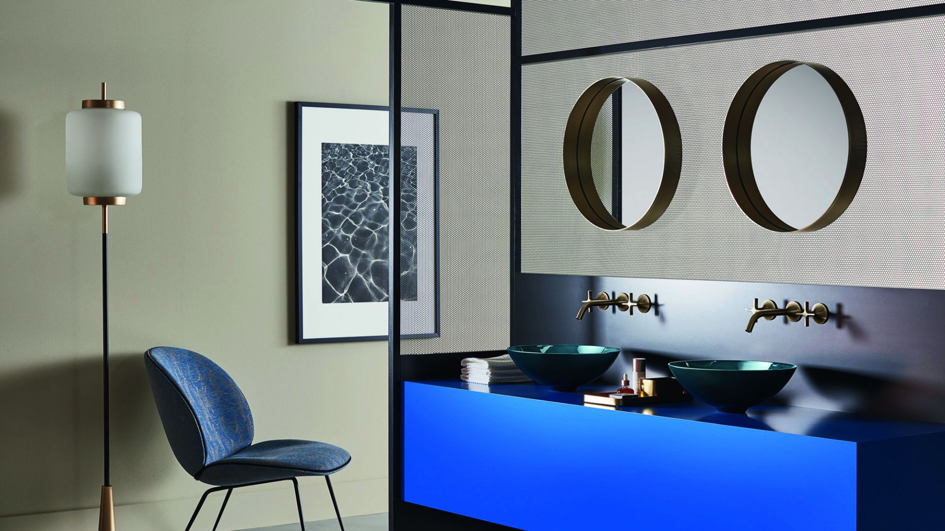 Umywalka Alape Aqua Deep Indigo. Fot. Alape