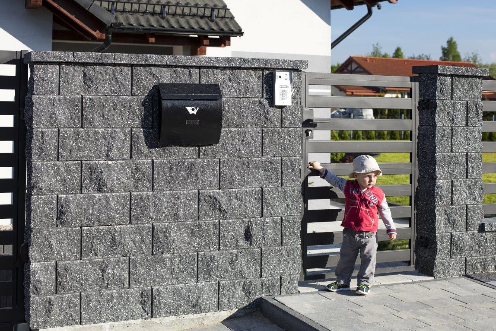 Ogrodzenie z bloczków Polbruk Antara II. Fot. Polbruk