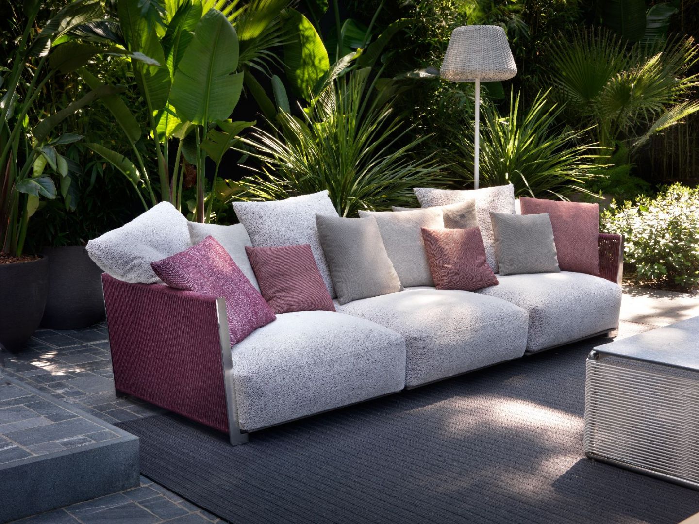 Sofa ogrodowa marki Flexform. Fot. Studio Forma 96