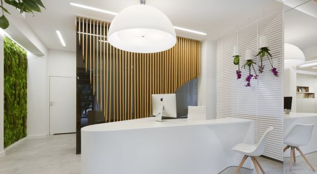 Przyjazny gabinet stomatologiczny - dobry design i biały uśmiech