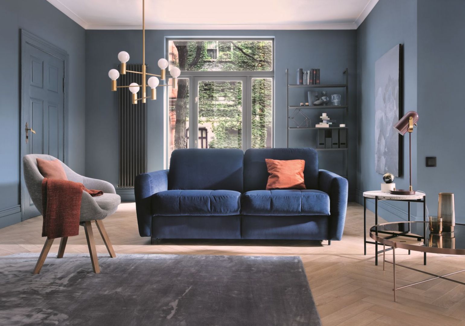 Elegancką sofę Olbia z funkcją spania wyróżnia geometrycznie pikowane siedzisko. Fot. Gala Collezione