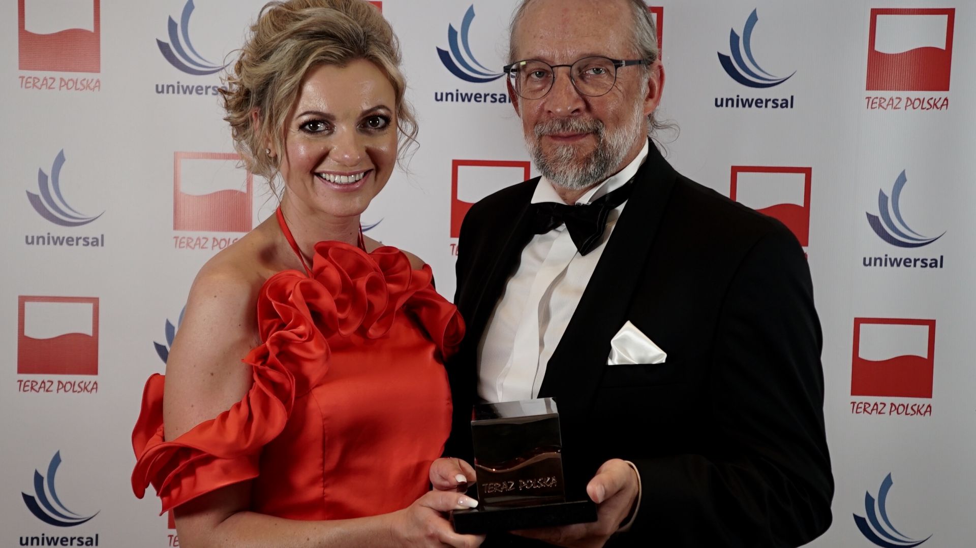 Krzysztof Nowak, Wiceprezes Zarządu, Z-ca Dyrektora ds. Technicznych oraz Anna Pawlik-Gonera Główny specjalista ds. marketingu i wizerunku w firmie Uniwersal. Fot. Uniwersal