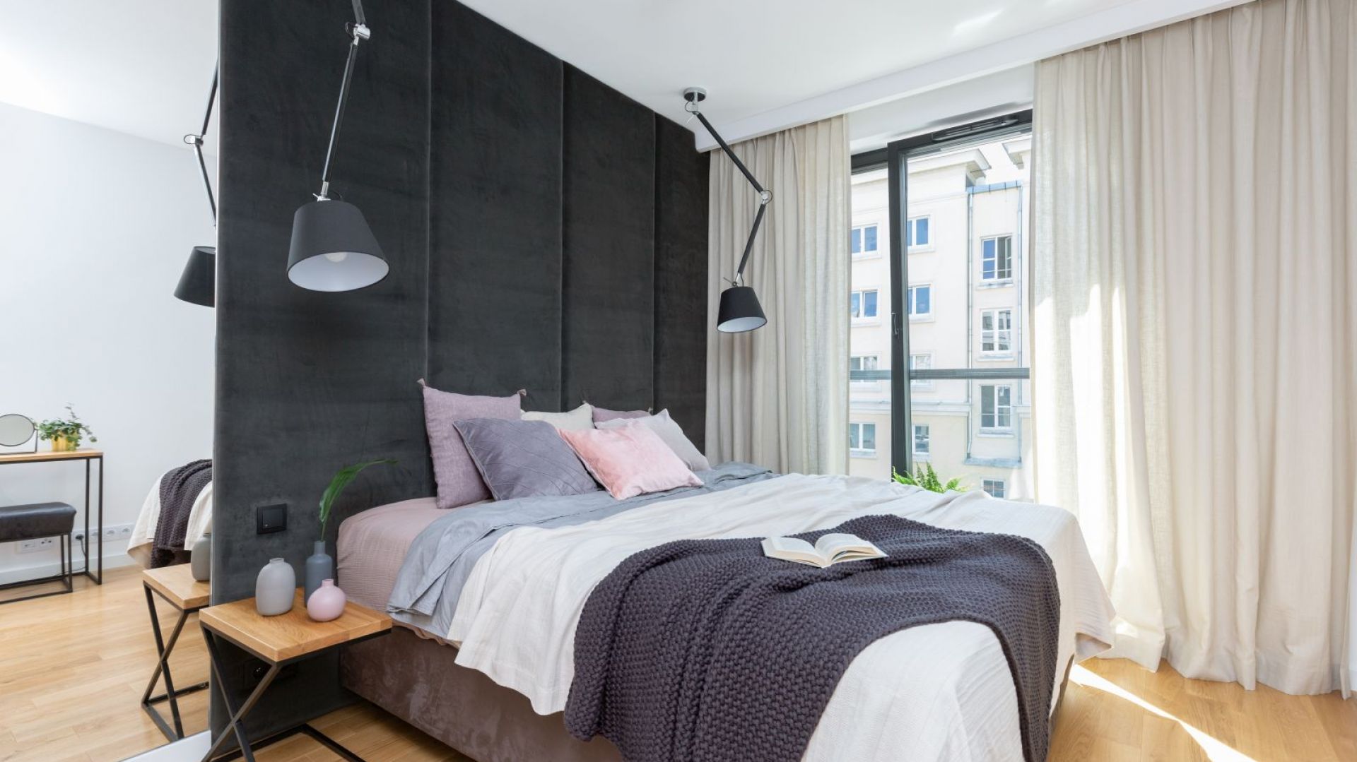 Elegancki apartament. Projekt: Decoroom. Fot. Pion Poziom