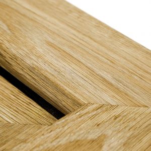 KALEIDO WOODEC sprawi, że niemal nie odróżnisz okien PVC od drewnianych. Nowe, matowe okleiny, ze strukturą prawdziwego drewna, zmienią Twoje okna na lata. Fot. REHAU