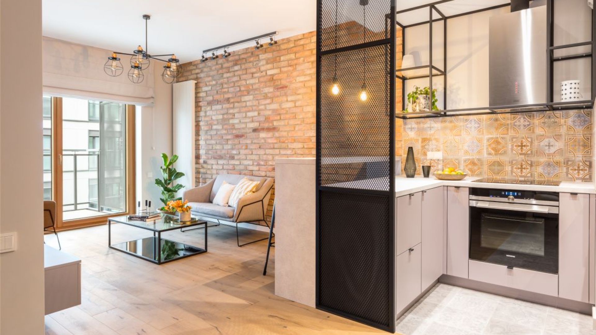 Śródmiejski apartament: styl industrialny w wersji soft. Projekt i zdjęcia: Decoroom