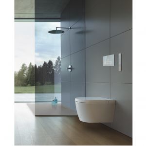 Toaleta myjąca Sensowasz Starck F z funkcjami mycia i suszenia, a także usuwania kamienia i zapachów; miska w.c. z technologią Rimless, szkliwo HygieneGlaze 2.0 o właściwościach antybakteryjnych. Fot. Duravit