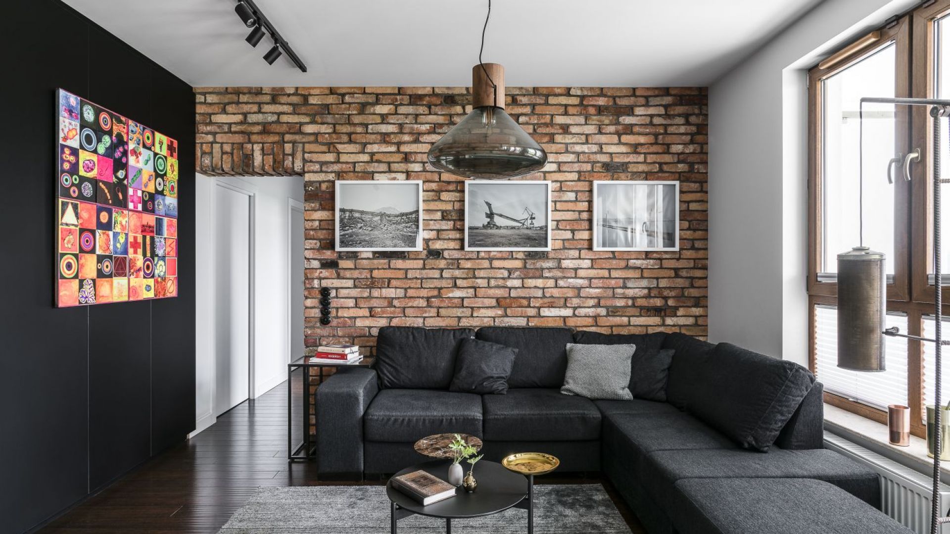 Apartament w Gdyni: piękne, artystyczne wnętrze. Projekt: Pracownia Magma. Fot. FotoMohito