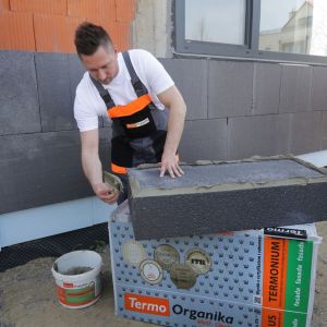 Ocieplenie domu styropianem grafitowym. Fot. Termo Organika