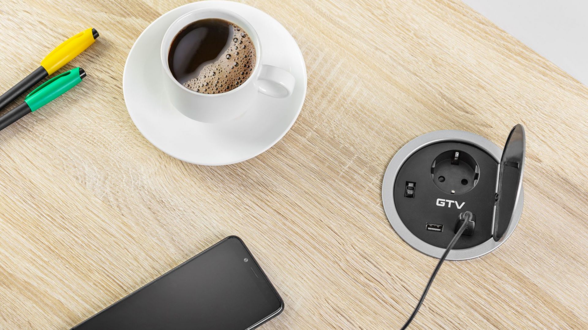 Domowe biuro. Charger. Fot. GTV