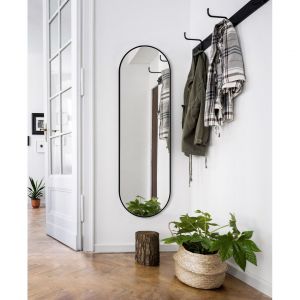 Kolekcja luster Ambient - bogata seria luster w cienkiej ramce, w wielu rozmiarach i kolorach/GieraDesign. Produkt zgłoszony do konkursu Dobry Design 2020.