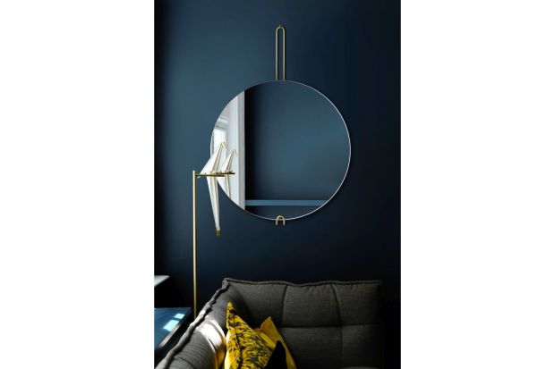 Kolekcja Hoko – minimalistyczne lustra z mosiężnym uchwytem/GieraDesign