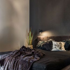 Przytulna sypialnia. Projekt i zdjęcia: Kodo Projekty i Realizacje