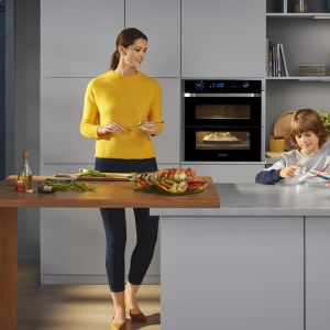 Piekarnik z możliwością pieczenia dwóch potraw jednocześnie. Fot. Samsung 