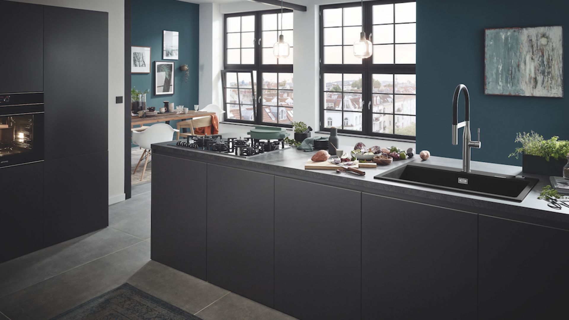 Zlewozmywak z kwarcu kompozytowego do skompletowania z dopasowaną stylistycznie baterią Essence. Fot. Grohe
