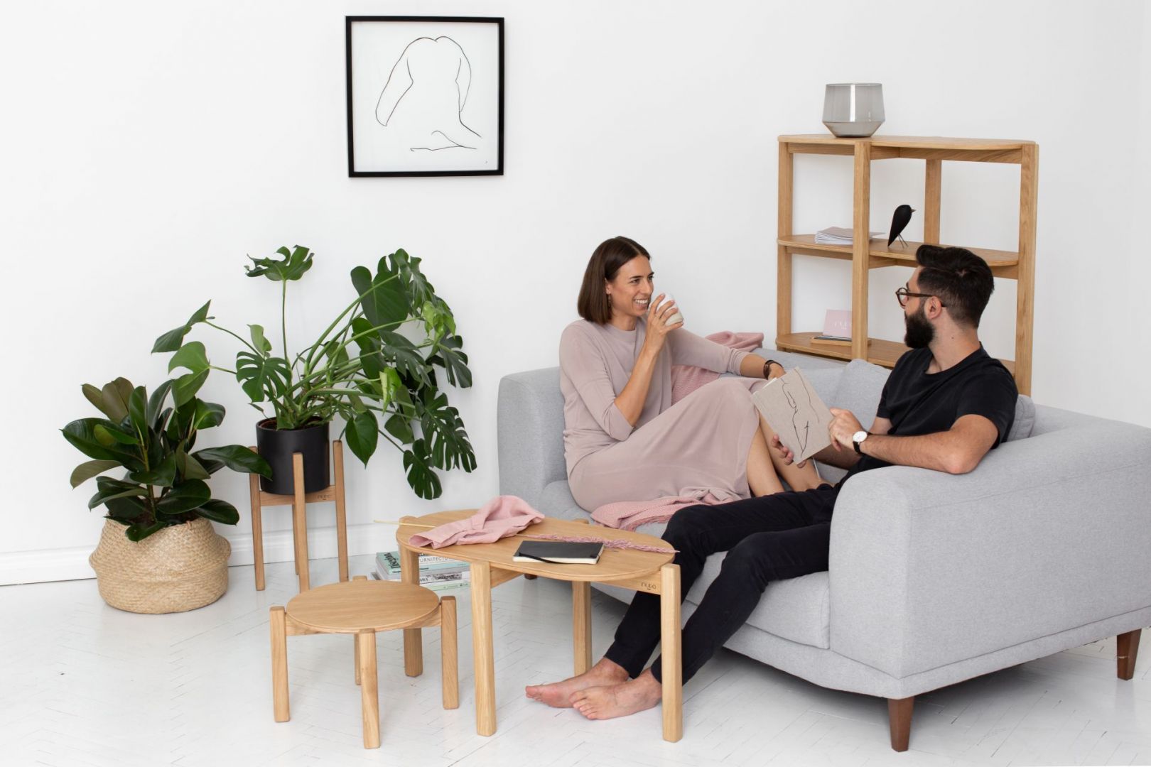 Kaja Ałaszkiewicz i Domenico Russo, założyciele polsko-włoskiego studia projektowego Nudo design, specjalizują się w tworzeniu minimalistycznych mebli i akcesoriów. Fot. Nudo Design