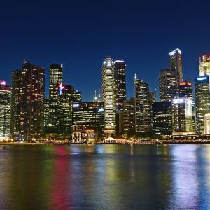 Niepodległy Singapur jest stosunkowo młody i w tym roku obchodzi swoje 50-lecie. Dzięki nowoczesnej i zapierającej dech w piersiach architekturze uważany jest za jedno z najpiękniejszych miast na świecie.
