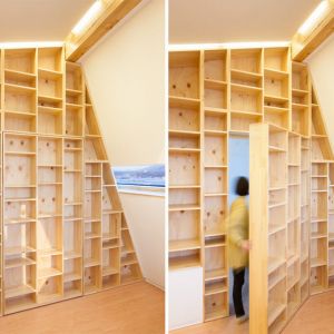 Projektanci z pracowni architektonicznej Moon Hoon pozwolili sobie na kilka ekstrawagancji. Część regału może się nagle poruszyć – jak w wiktoriańskiej bibliotece - szafa jest ukrytym wejściem do pokoju.