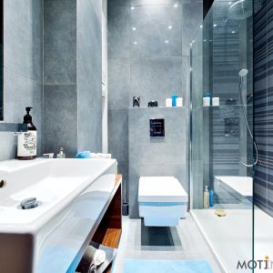 Granit zastosowany w łazience jest ponadczasowy. Funkcjonalność i trwałość to dwie najważniejsze cechy tego materiału wykończeniowego. Fot. Moti Investment