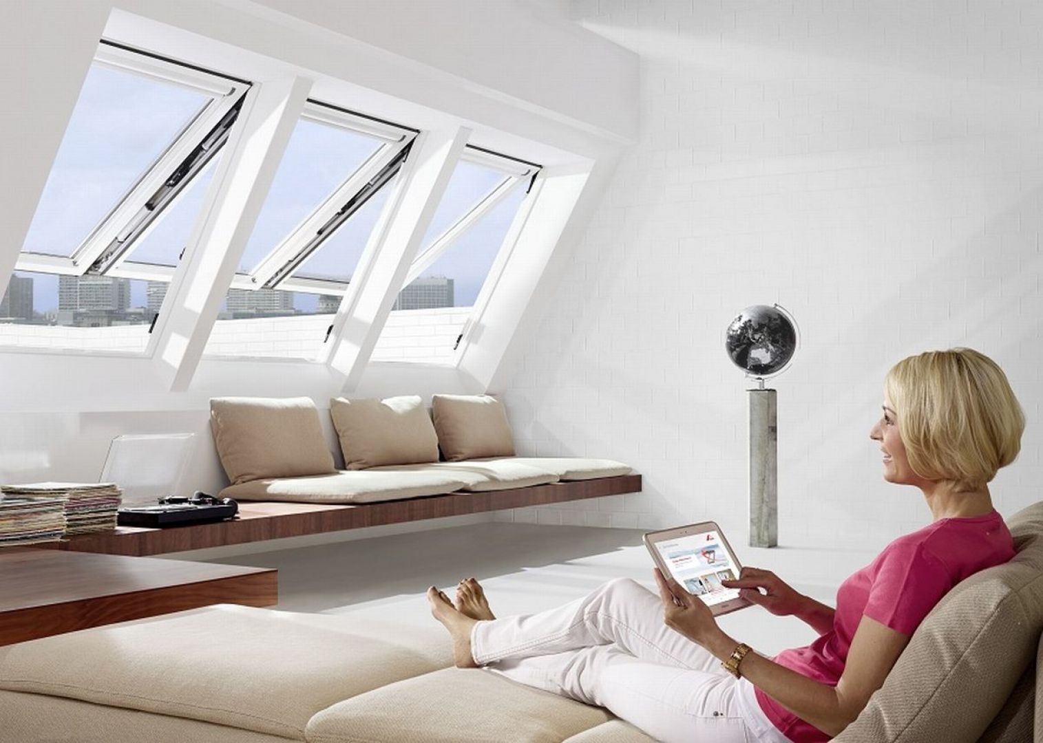 W pełni automatyczne okna uchylno-wysokoosiowe zapewniają komfort użytkowania. Fot. Roto
