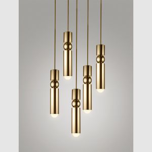 Lampy, które tworzy brytyjski projektant Lee Broom charakteryzują delikatne, niewielkie oprawy świetlne przypominają drogocenne klejnoty: naszyjniki, kolczyki, pierścionki. Fot. Mesmetric