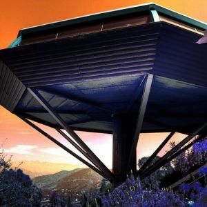 Dom, nazywany "Chemosphere" unosi się 30 stóp nad miastem Los Angeles przypominający niezidentyfikowany obiekt latający, czyli UFO. Fot. Ted VanCleave
