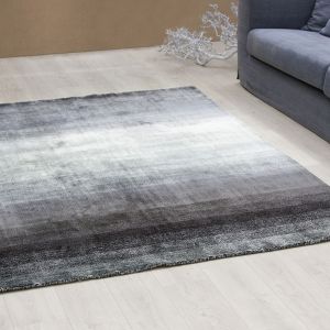 Dywany dostępne są w różnych wersjach kolorystycznych – od szarości i błękitów przez beże, aż po akcenty fuksji. Fot. Epic Carpets