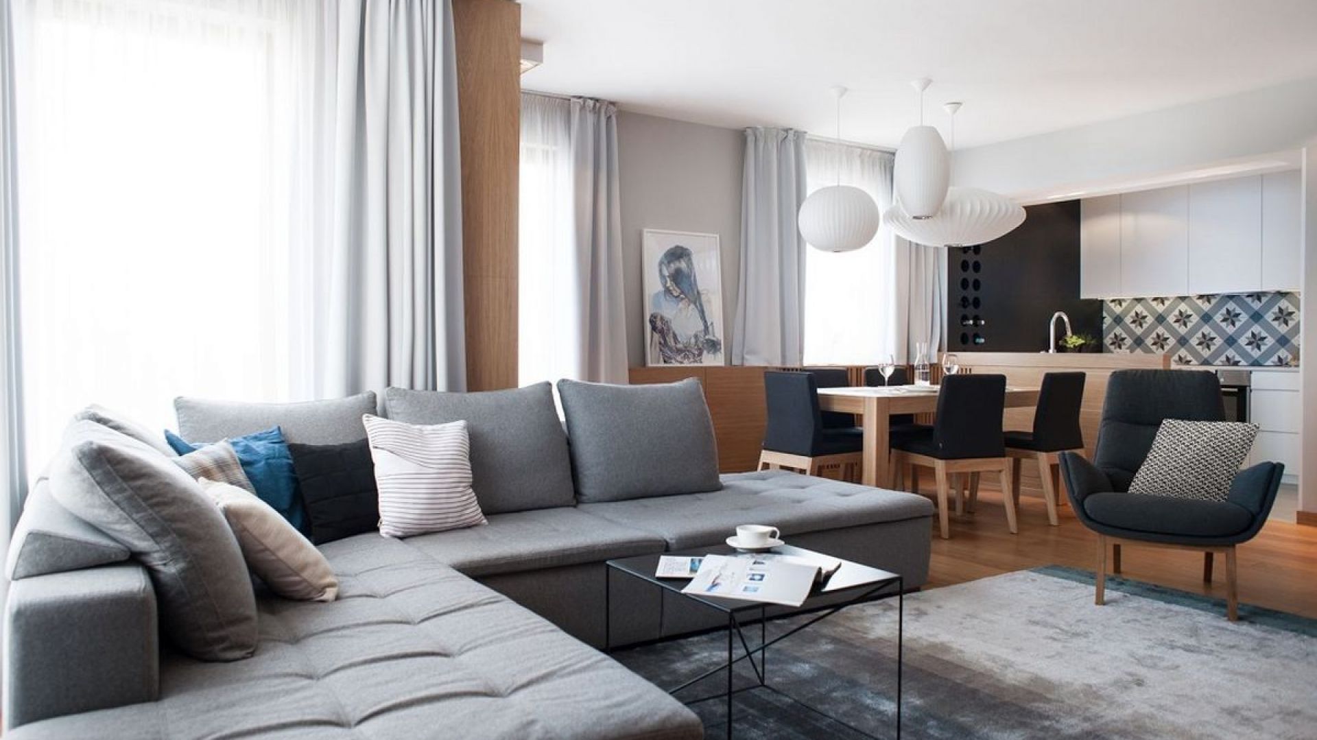 Urzękający minimalizm i uderzający funkcjonalizm w skandynawskim apartamencie