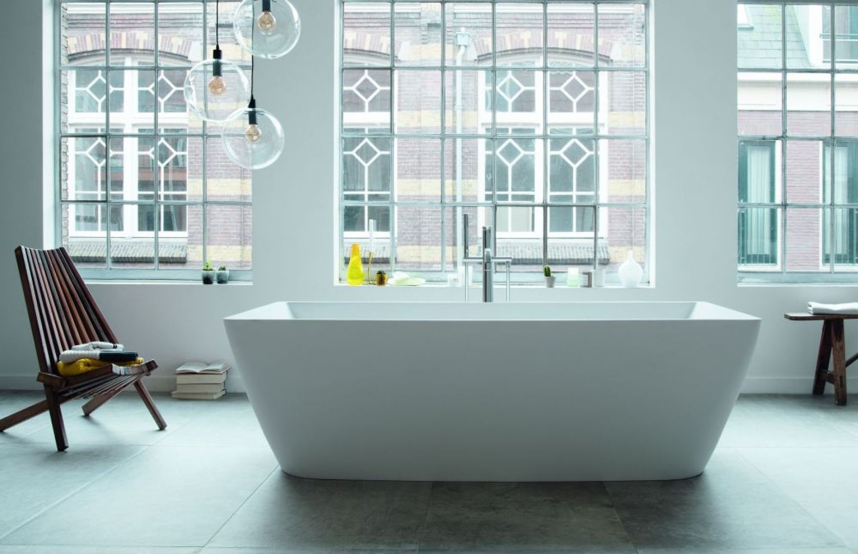 Serie łazienkowe Duravit zachwycające perfekcyjnym połączeniem materiału i formy oferują znacznie więcej niż ciekawe, dopracowane w każdym szczególe wzornictwo. Fot. Duravit