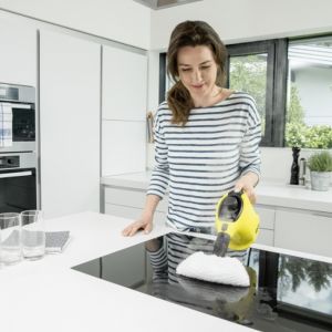 Poniższe wskazówki specjalistki Kärcher do spraw utrzymania czystości w domu Urte Paaßen pomogą Ci odnaleźć się w takiej podbramkowej sytuacji. Fot. Kärcher