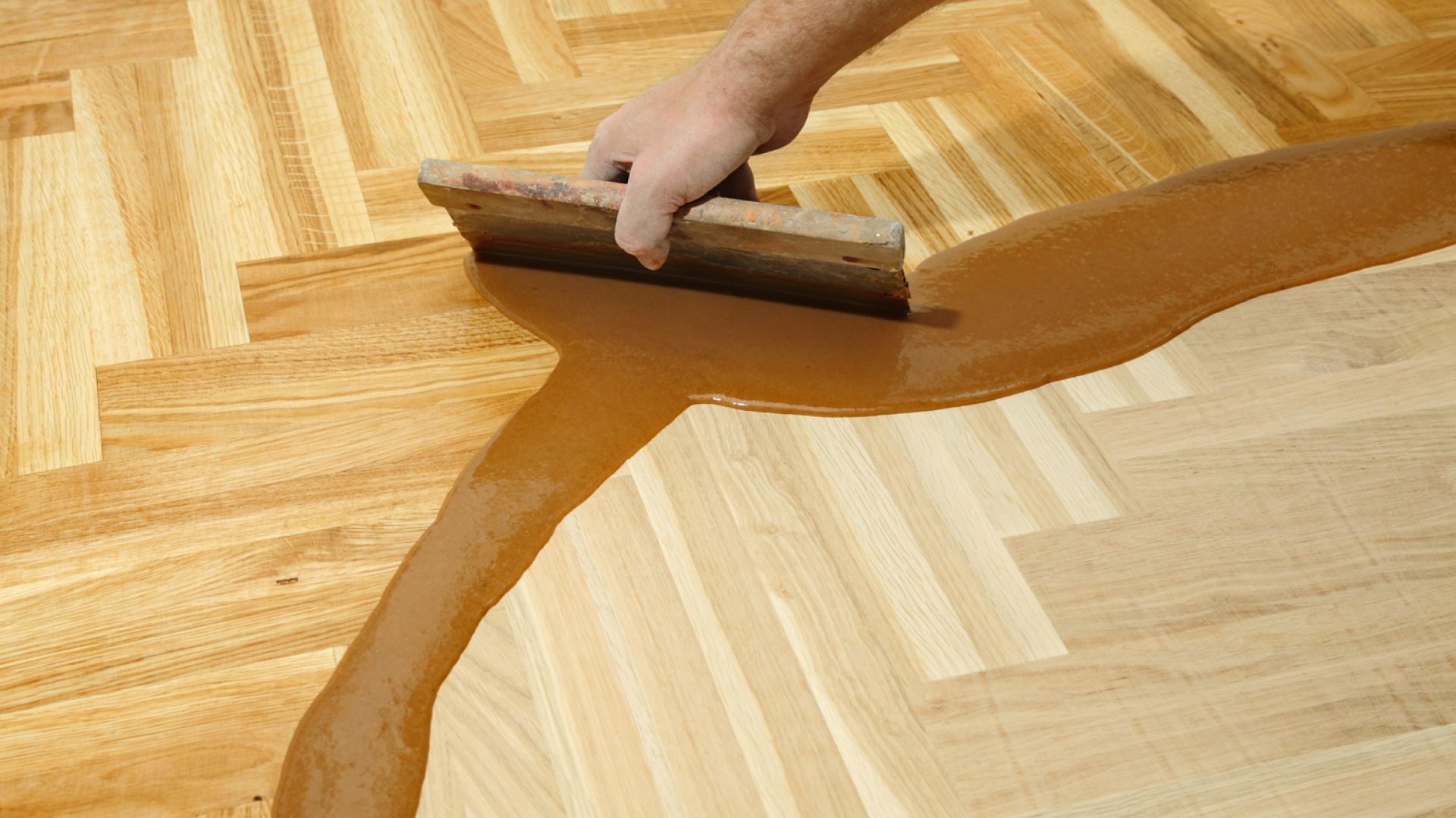 Prawidłowa renowacja drewnianej podłogi
