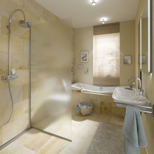 Do aranżacji przestrzeni łazienkowej można wykorzystać kilka typów szkła. Fot. Saint-Gobain-Glassolutions