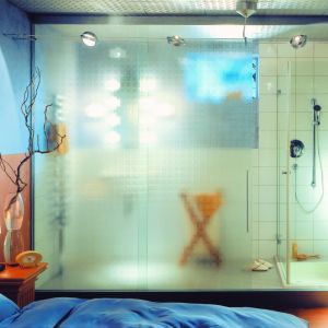 Szkło to wymarzony materiał do łazienek, pokoi kąpielowych, czy domowego SPA. Fot. Saint-Gobain-Glassolutions