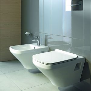 Miski toaletowe DuraStyle wyróżniają się ponadczasowym designem. Fot. Duravit
