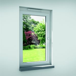 W pomieszczeniach, w których występuje potrzeba usunięcia nadmiaru wilgoci, można zastosować okna z systemem VentoPlus zapewniającym wymianę powietrza nawet do 28,1 m sześciennych/h przy różnicy ciśnień 10 Pa.  Fot. Schüco